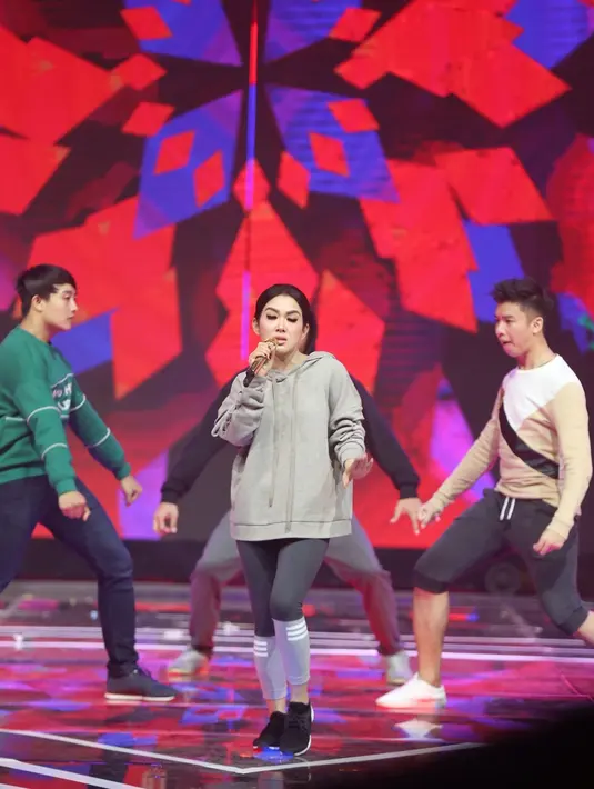 Berbagai kejutan akan disiapkan pada malam puncak yang digelar setiap tahun ini. Acara akan di siarkan secara langsung dari Studio 6 Emtek City, Daan Mogot, Jakarta Barat. (Nurwahyunan/Bintang.com)