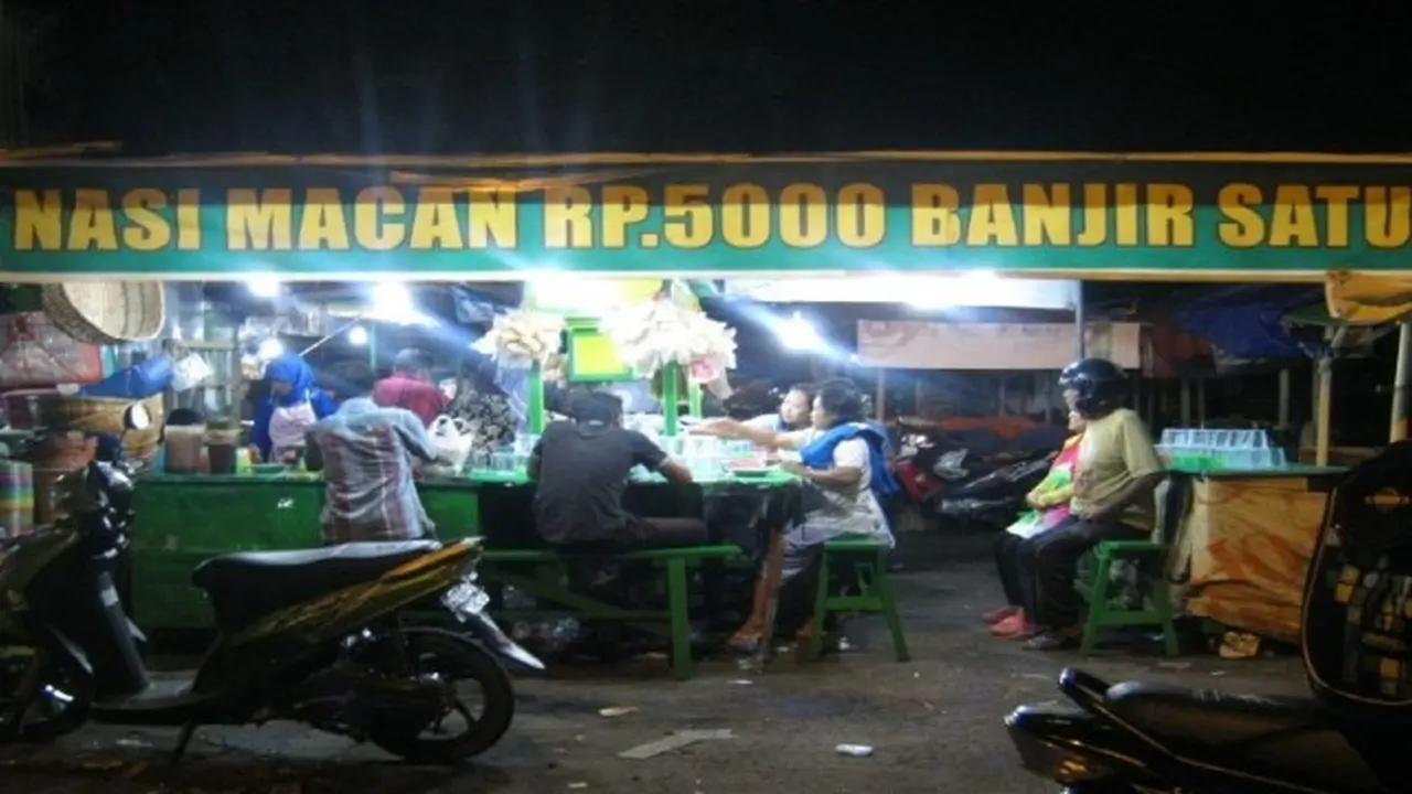 Nasi Macan Bu Banjir, Kuliner Malam Khas Bondowoso Wajib Dicoba