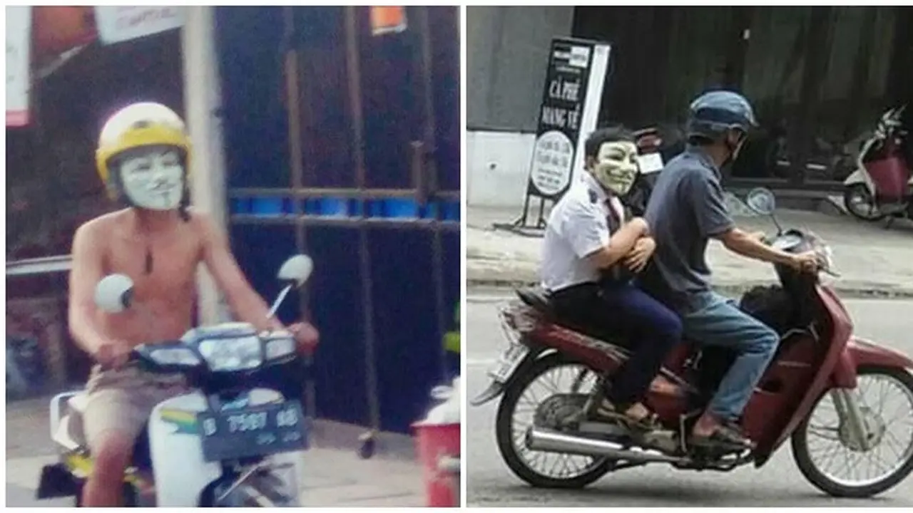 Gaya Lucu Pakai Topeng Saat Naik Motor Ini Bikin Senyum-Senyum