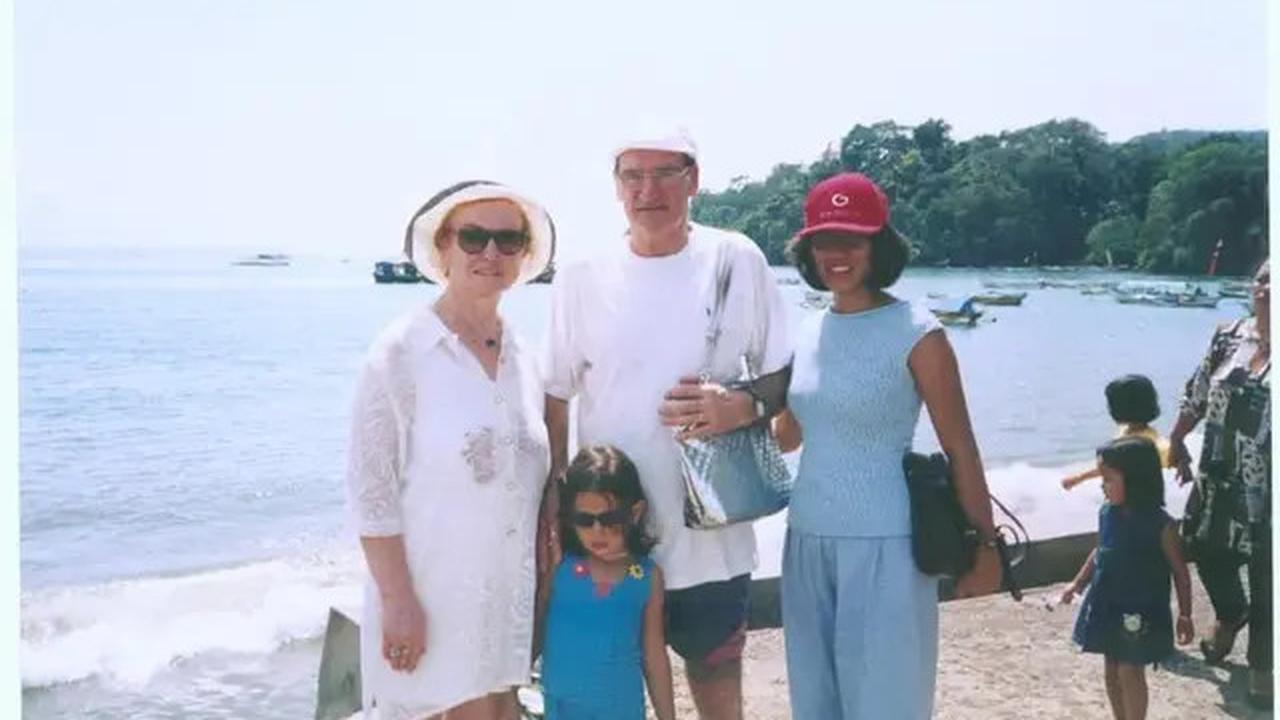 6 Potret Lawas Orang Tua Irish Bella, Foto Pernikahan Tahun 1994 Penuh Kenangan