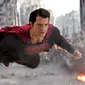 Neal Adams beberkan hal-hal janggal dalam dua film Superman terakhir, yaitu Man of Steel dan Superman Returns.
