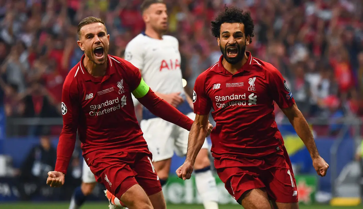 Mohamed Salah. Striker Mesir kelahiran 15 Juni 1992 ini ada di urutan ke-3 dengan mencetak 30 gol untuk 5 klub, Real Madrid, Mallorca, Barcelona, Inter Milan dan Chelsea. Bersama Liverpool meraih 1 trofi Liga Champions musim 2018/19. Kini masih aktif bermain membela Liverpool. (AFP/Gabriel Bouys)