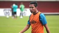 Bintang Barito Putera, Evan Dimas Darmono, saat berlatih menjelang 32 besar Piala Indonesia 2018. (Bola.com/Vincentius Atmaja)