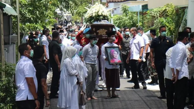 Pemakaman Ibunda Jokowi di Makam Keluarga Karanganyar