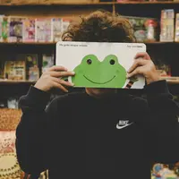 Jangan paksa anak belajar terlalu lama tanpa jeda, waktu istirahat singkat di antara sesi belajar membantu otak tetap segar dan fokus (Foto: Yael Gonzalez/Unsplash)