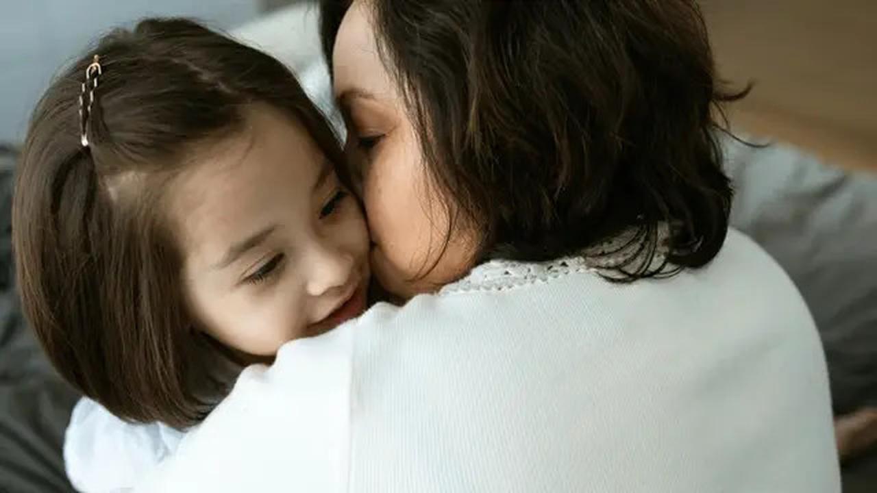 Bukan Kebetulan Semata, Pahami 6 Alasan Mengapa Anak Bisa Rasakan Emosi Ibunya
