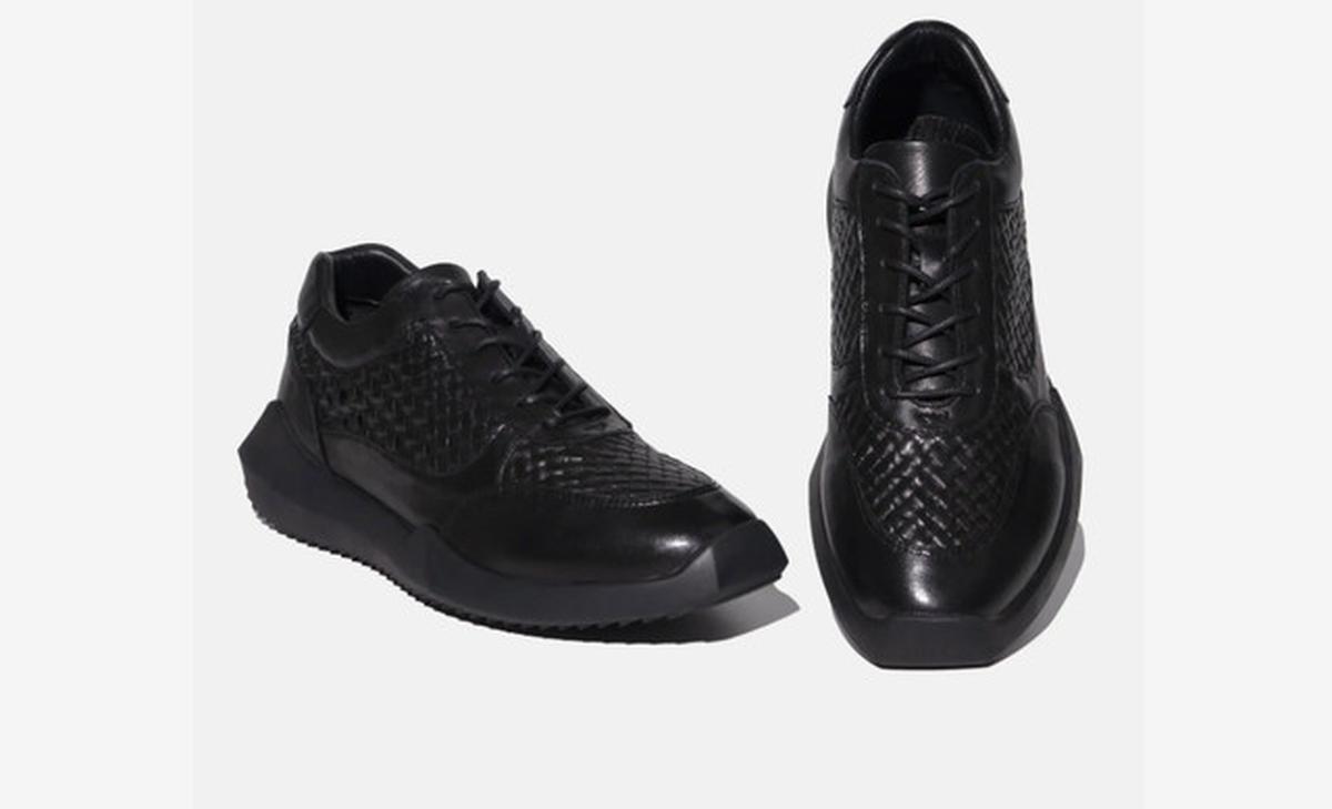 17 Merk Sepatu Lokal dengan Kualitas Premium dan Harganya Lebih Masuk Akal