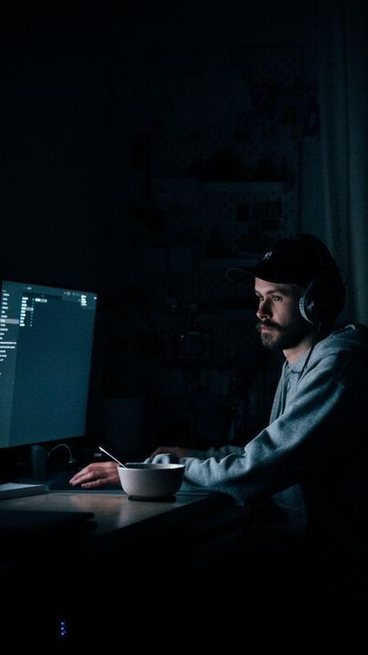 <b>Tips Menjaga Kesehatan bagi Pekerja Shift Malam</b>