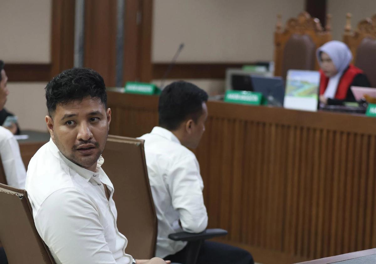 FOTO; FOTO: Ammar Zoni Divonis Tujuh Tahun Penjara dalam Kasus Narkotika Rutan Salemba