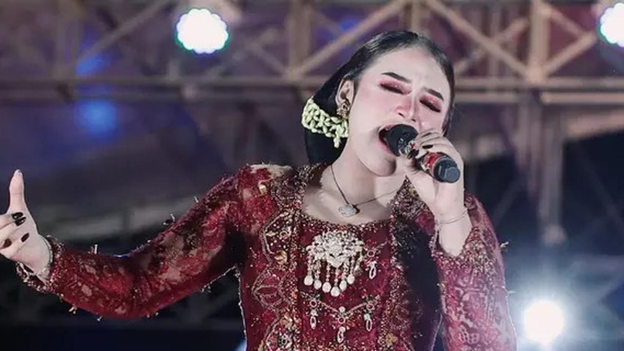 Sikap Niken Salindry ke Penjual Es Teh Tuai Pujian Netizen, Dibanding-bandingkan dengan Gus Miftah