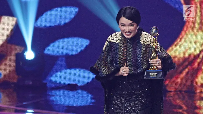 PHOTO: Senyum Semringah Peraih Penghargaan Indonesia Dangdut Awards 2017