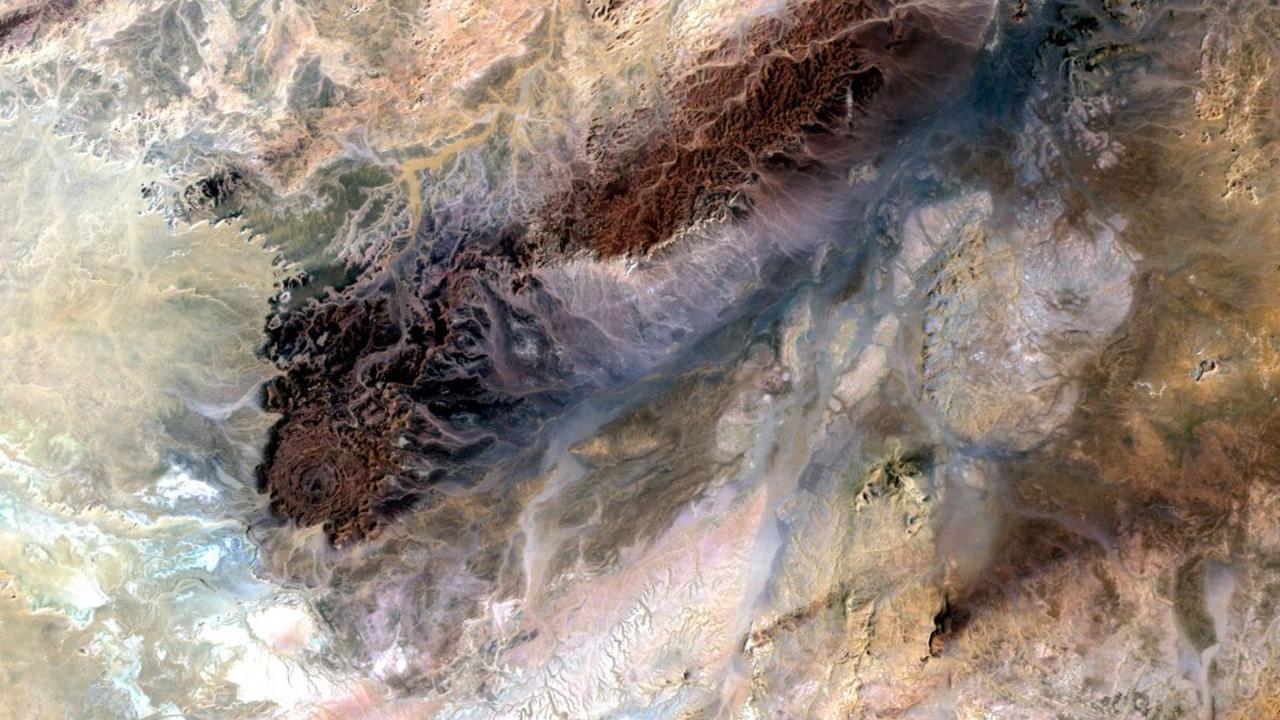 Hujan meteor Perseid yang terjadi setiap tahun akan mencapai puncaknya pada 12 dan 13 Agustus 2023 besok. Fenomena langit ini dapat Anda saksikan di Indonesia pada dini hari. Tahun ini, hujan meteor Perseid terjadi antara 17 Juli hingga 24 Agustus 2023. N
