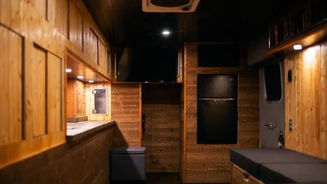 ambulan jadi hunian mewah