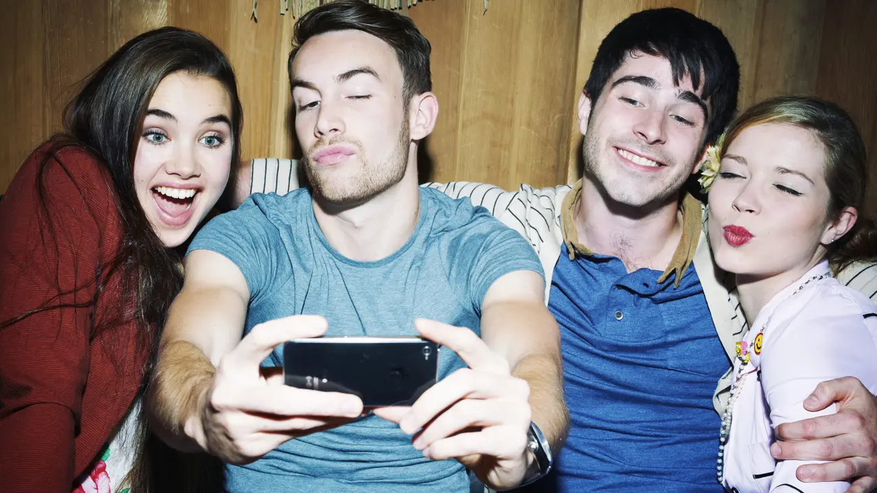 Editor Says: Millennials dan Lingkaran Setan Perilaku Konsumtif