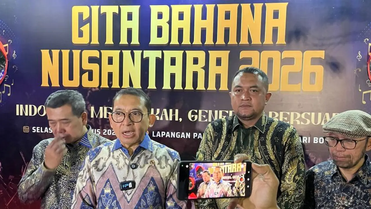Menteri Kebudayaan Fadli Zon bersama  Bupati Bogor Rudy Susmanto  pada Konser Kemerdekaan Gita Bahana Nusantara (GBN) 2026 kawasan Stadion Pakansari, Cibinong, Kabupaten Bogor, Jawa Barat, Selasa (11/8/2026). (ANTARA)