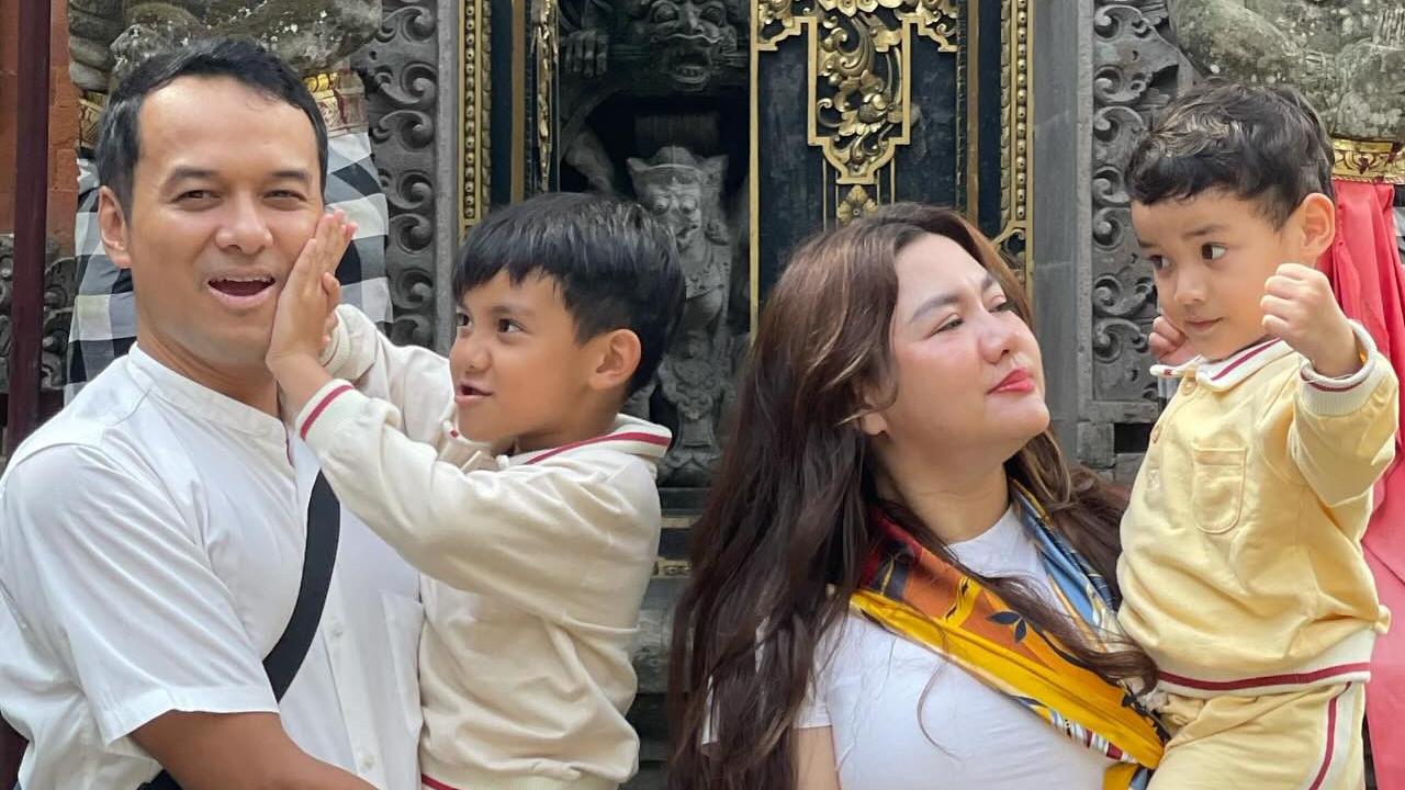 6 Momen Keseruan Vicky Shu dan Keluarga saat Liburan di Bali, Paras Ganteng Anak-anaknya Bikin Salfok