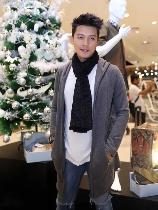 Rasa terima kasih pun disampaikan Dirly pada Stefan yang mau menerima anak-anaknya dan  menganggap mereka seperti anak sendiri. (Nurwahyunan/Bintang.com)