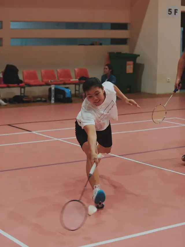Greysia Polii Latih Badminton Raisa dan Vidi Aldiano