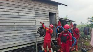 Manggala Agni Riau Menginap di Rumah Warga, Percepat Pemadaman Karhutla 80 Hektare di Bengkalis