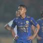 Pemain Persib Bandung Febri Hariyadi saat melawan PS TNI pada lanjutan Liga 1 2017 di Stadion Si Jalak Harupat, Sabtu (05/8/2017). Persien menang 3-1. (Bola.com/Nicklas Hanoatubun)