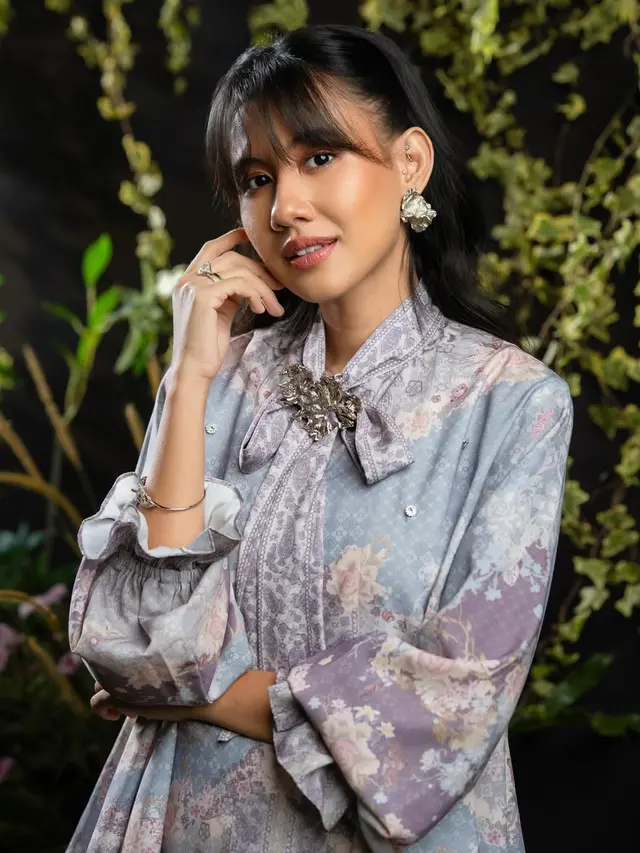 Sebentar Lagi Jadi Orangtua, Potret Angga Yunanda & Shenina Cinnamon Tampil Serasi dalam Baju Sarimbit Lebaran 2026