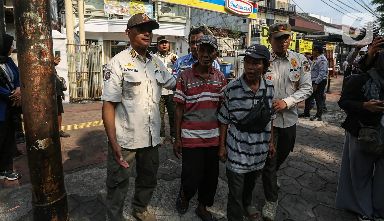 Ke depannya, jika juru parkir masih nekat beroperasi, mereka akan dijatuhi sanksi denda hingga Rp20 juta. (Liputan6.com/Angga Yuniar)