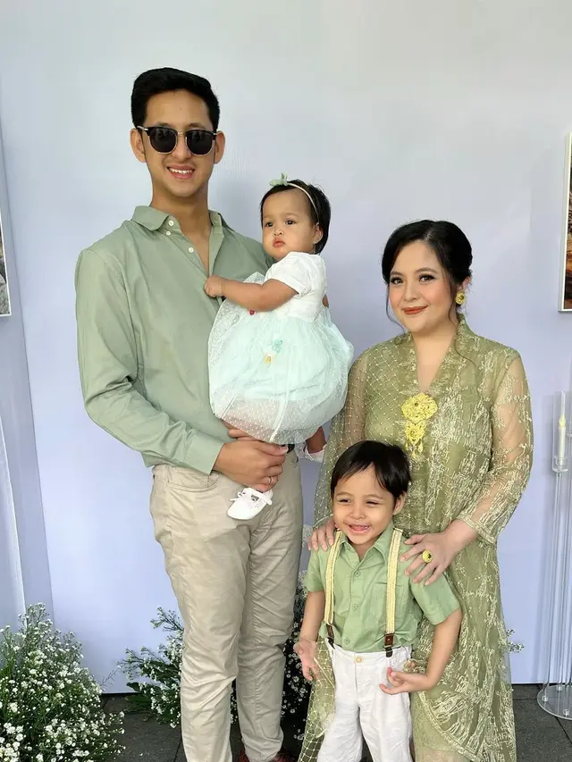 Gaya Busana Kondangan Keluarga Tasya Kamila dengan Outfit Sage yang Viral, Pose Menggemaskan Arrasya Jadi Sorotan