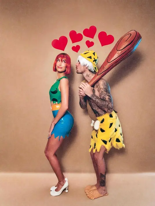 Super gemas! Pasangan Justin Bieber dan Hailey Biber kompak pakai kostum ala Pebbles dan Bamm-Bamm dari kartun klasik The Flintstones. [@justinbieber]