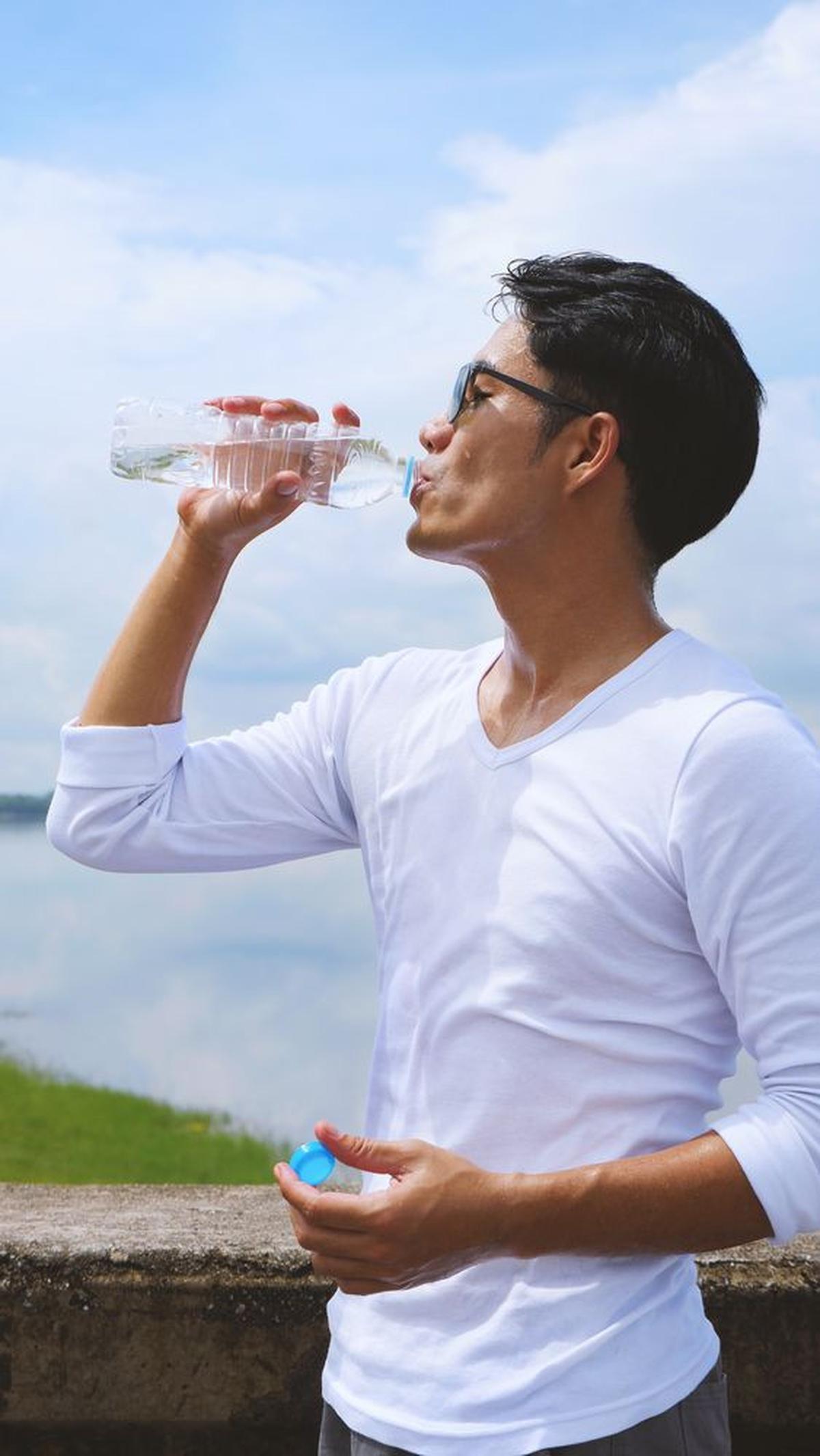 Selalu Minum Air Putih yang Cukup