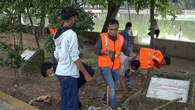 Sanksi Sosial Pelanggar PSBB Palembang, Mulai Dari Menyapu Hingga Sikat Toilet