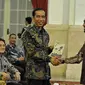 Presiden Jokowi dan Glenn Fredly (Liputan6.com/Faisal Fanani)