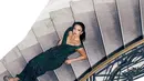 Pesona Raline Shah yang semakin memukau dan elegan di Festival Film Cannes ini sukses bikin netizen terpana. Bagaimana menurutmu penampilan Raline di hari ketiga ini, Sahabat Fimela? (Instagram/ralineshah).