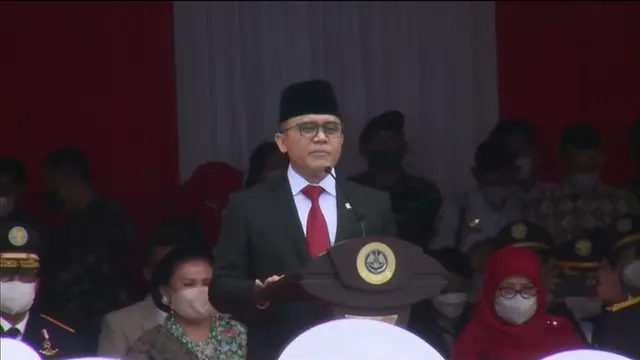 Menteri Pendayagunaan Aparatur Negara dan Reformasi Birokrasi (PAN-RB) Abdullah Azwar Anas dalam Upacara Pelantikan Terpadu Perwira Transportasi Kementerian Perhubungan, di Kawasan Monas, Selasa (25/19/2022).