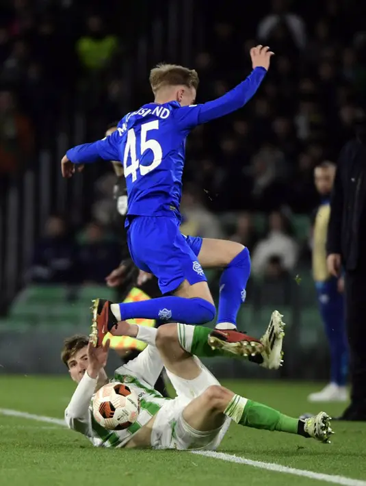 <p>Peta menjadi berubah saat Glasgow Rangers menang dan berhak ke puncak klasemen dengan poin 11 dari enam laga. (CRISTINA QUICLER/AFP)</p>
