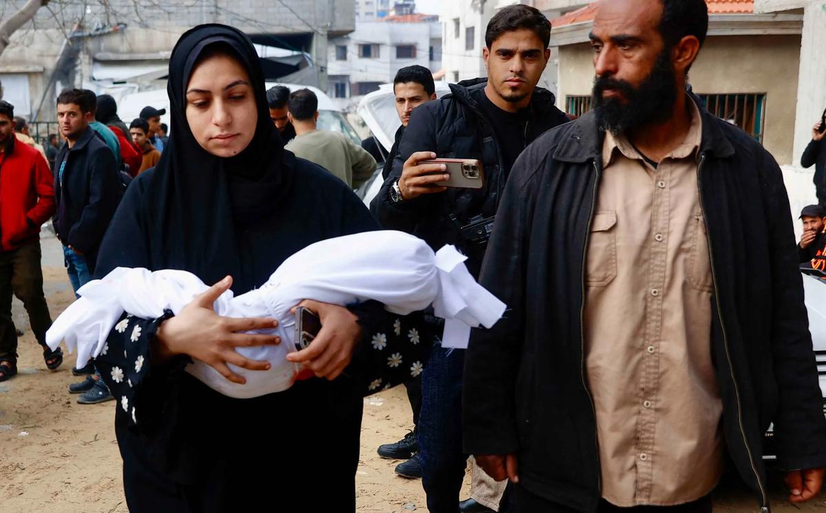 FOTO: Anak Anak Kemabli Menjadi Korban Terbaru Serangan Israel  di Gaza
