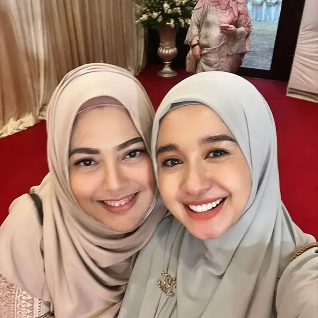6 Potret Laudya Cynthia Bella di Acara Lamaran Sahabatnya, Makin Memesona