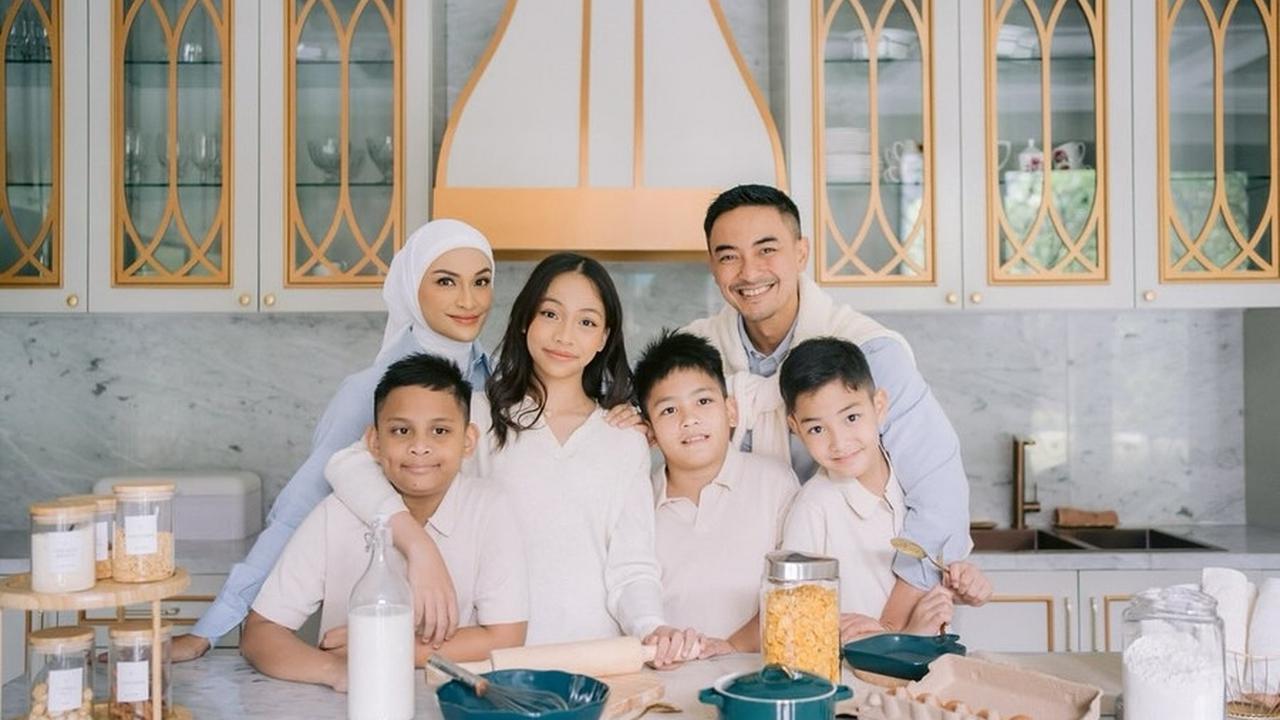 Potret Rumah Mewah Zumi Zola - Putri Zulhas Setelah Menikah, Desain Modern Glam - Berhias Serba Emas