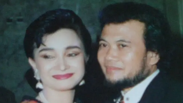 Potret Lawas Kemesraan Rhoma Irama dan Ricca Rachim