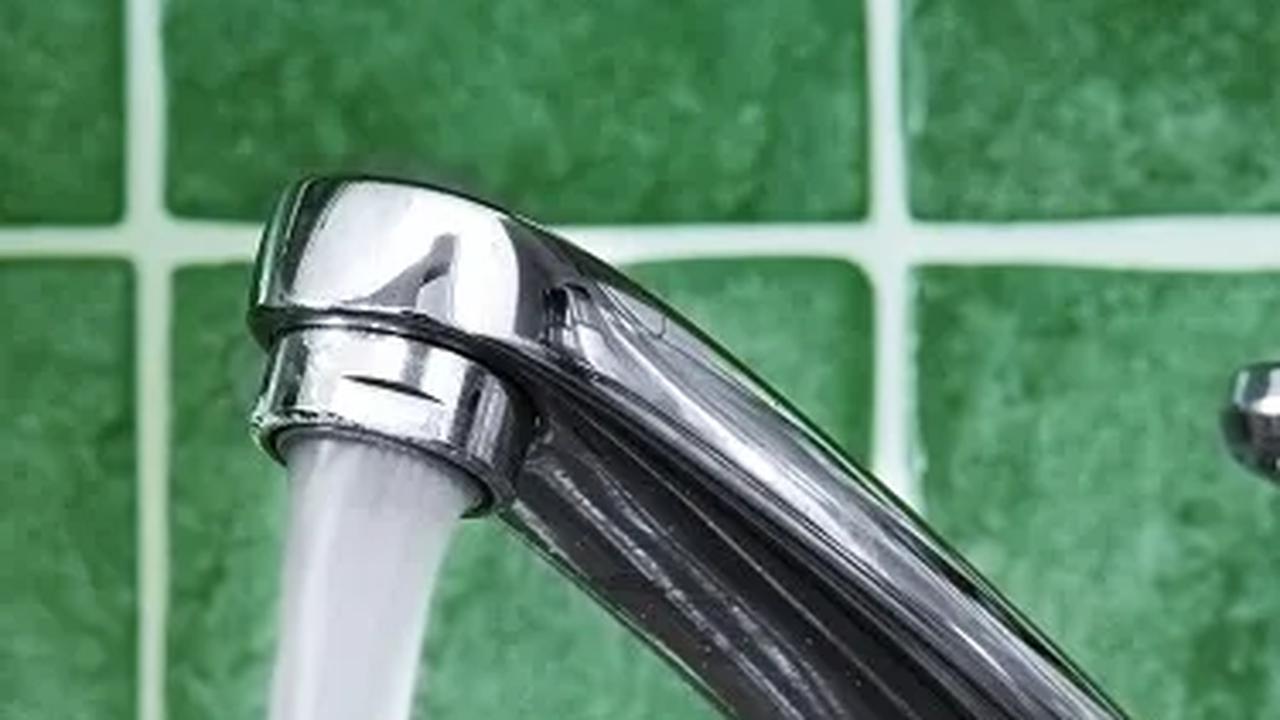Cara Mudah Bikin Air Keran Mengalir Deras, Anti Ribet Cuma Modal Botol Plastik Bekas