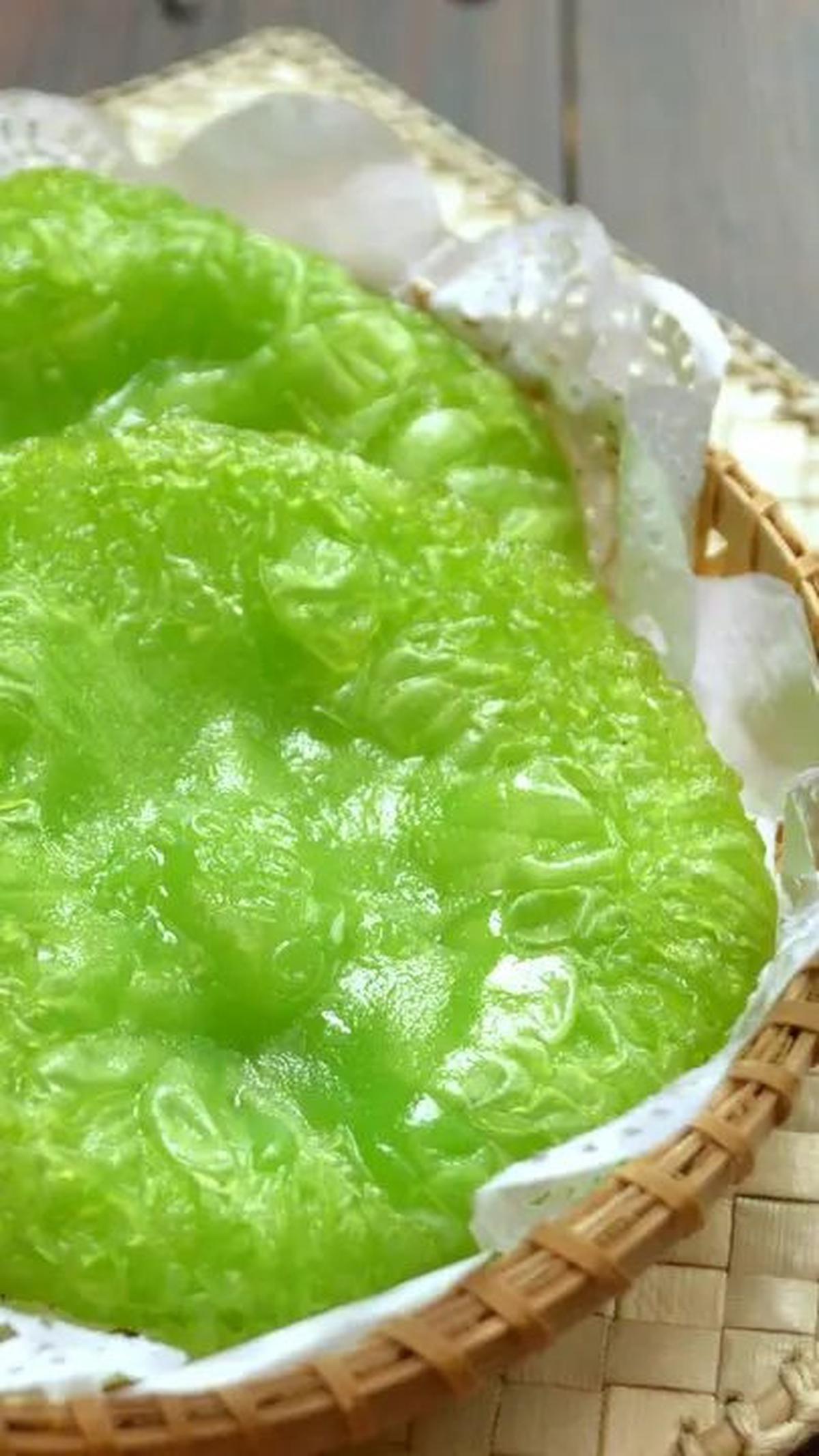 <b>13. Kue Cucur</b>