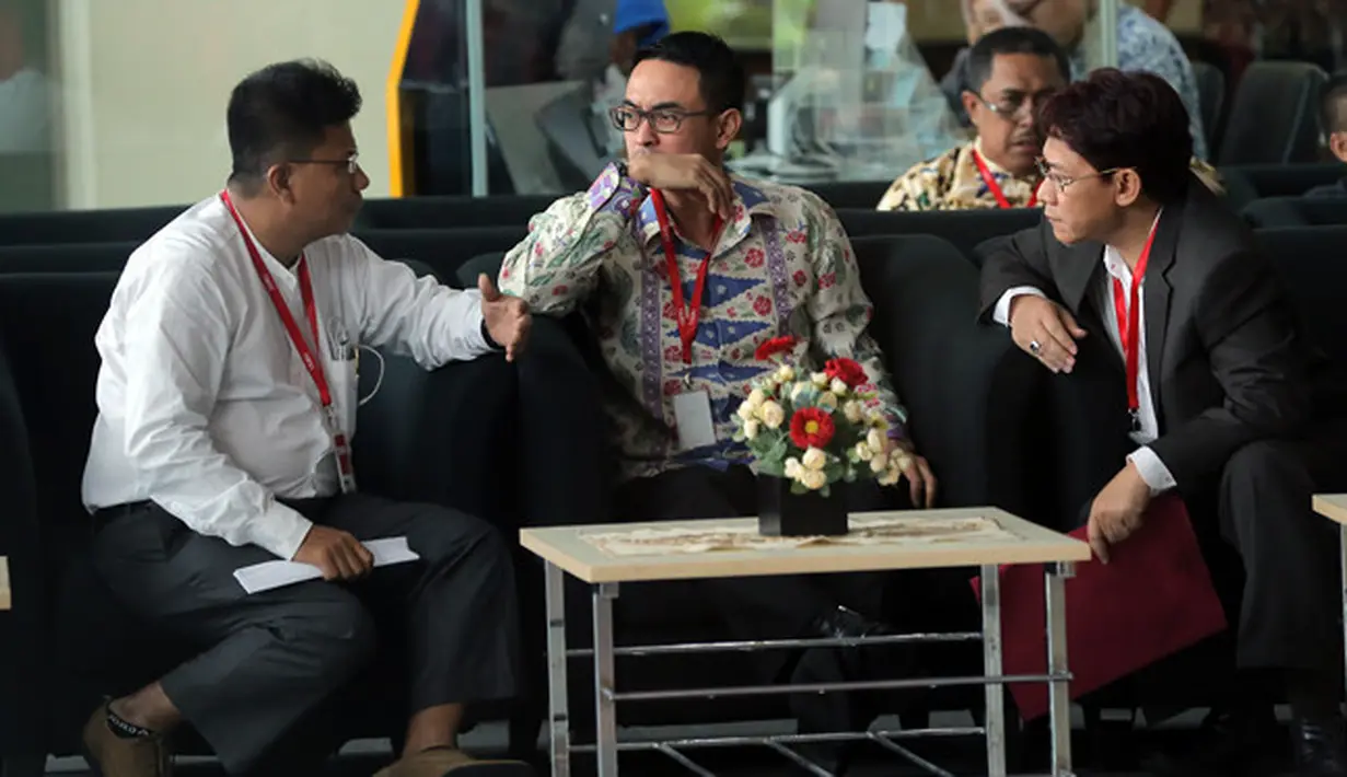 Saat ditanya oleh awak media, Zumi Zola pun menjawab bahwa dirinya sekarang ini berada dalam kondisi yang baik. "Alhamdulillah sehat,” tutur Zumi Zola. (Deki Prayoga/Bintang.com)