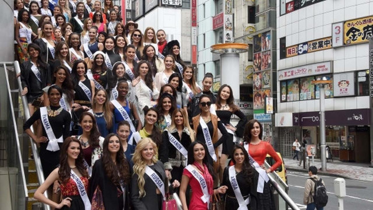 Aksi Chintya Fabiola dan kontestan Miss International keliling Tokyo