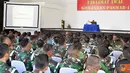 Citizen6, Surabaya: Danpasmar-1 Kolonel Marinir R Gatot Suprapto memberi taklimat kepada seluruh Personil Provos Pasmar-1 di Indoor Sport Karangpilang, Surabaya pada, Kamis (30/8). (Pengirim: Budi Abdillah)