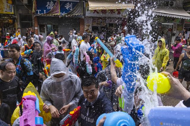 Menarik Wisatawan Lokal