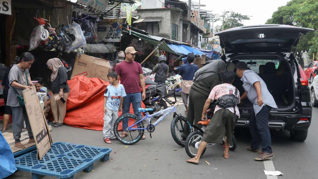 Pasar Gembrong Jakarta Ramai Pembeli Mainan Saat Libur Lebaran