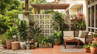 7 Kombinasi Warna Roster dan Tanaman untuk Teras yang Bikin Rumah Makin Sejuk dan Natural