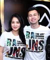  Memiliki nama besar di dunia entertaint tanah air nyatanya memiliki keuntungan tersendiri bagi Raffi Ahmad yang kini membuka bisnis line fesyen. (Nurwahyunan/Bintang.com)