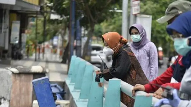 (Foto: Instagram @sapawargasby dan dkrth surabaya)
