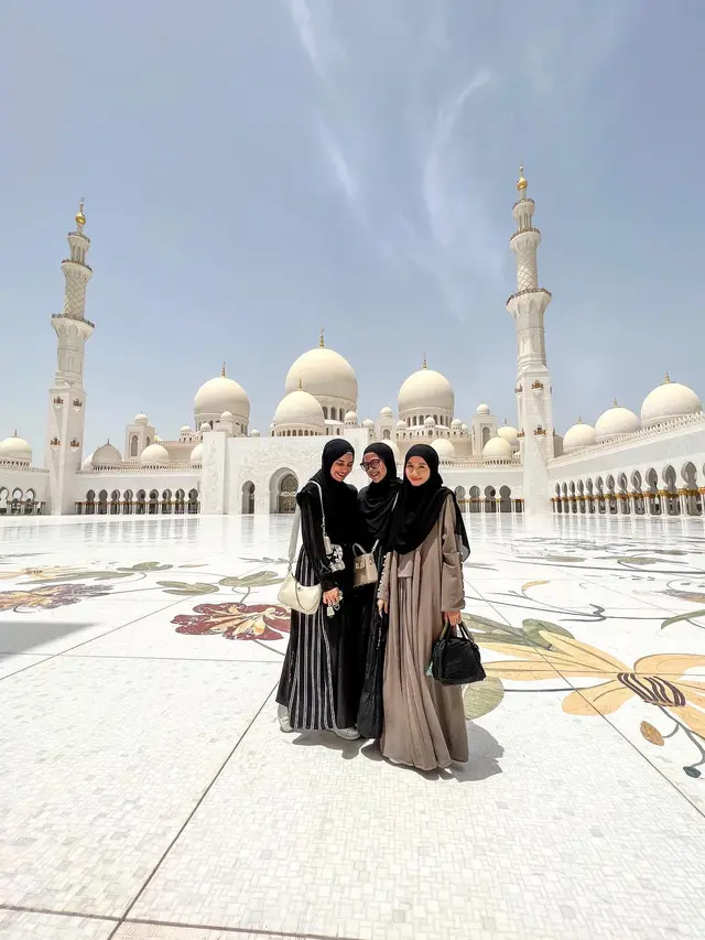 Tampil Menawan, Ini 6 Momen Liburan Laudya Cynthia Bella Ke Abu Dhabi