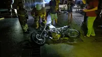 Stasiun Pengisian Bahan Bakar (SPBU) di Jalan Biduri Anggur, Galur, Johar Baru kebakaran. Satu orang pengendara motor jadi korban luka-luka. (Istimewa)